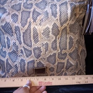 Dooney and bourke hobo